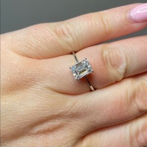 NEW - 1.74 CTW Moissanite Diamond Sterling Silver Emerald Cut Ring Size 8